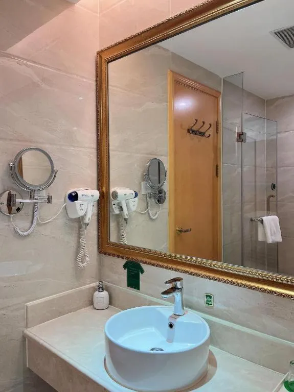 Vienna Hotel Shenzhen Longgang Dayun Center Branch