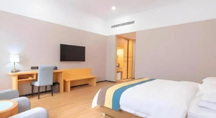 Bed in Carrianna Hotel