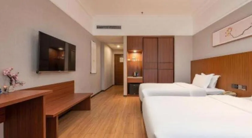 Bed in Carrianna Hotel