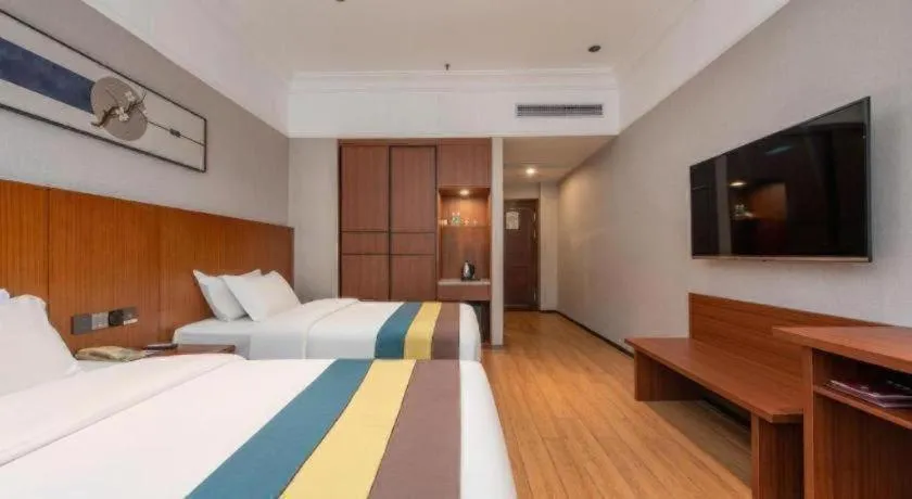 Bed in Carrianna Hotel