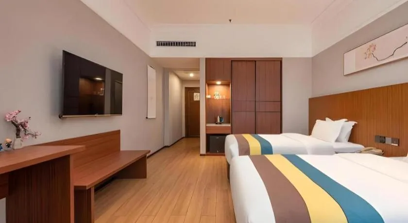 Bed in Carrianna Hotel