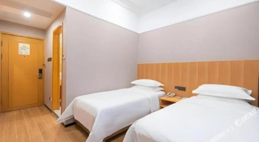 Bed in Carrianna Hotel