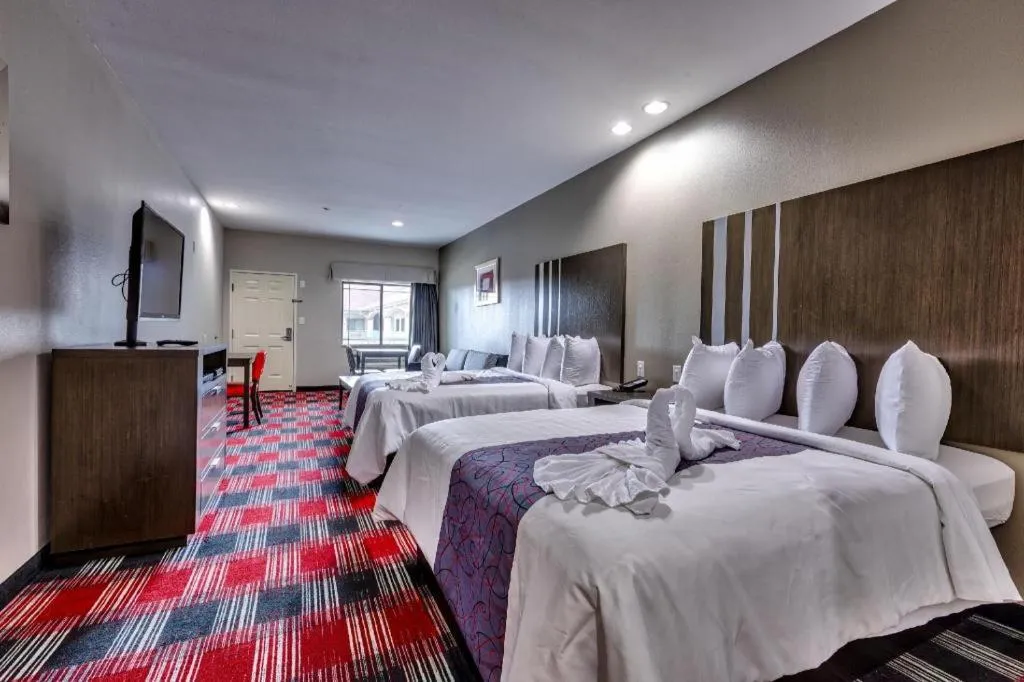 Bed in Americas Best Value Inn and Suites IAH Airport North