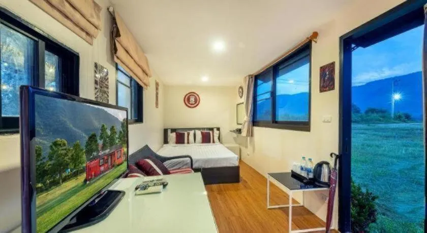 Bed in Lucerne Villa Resort