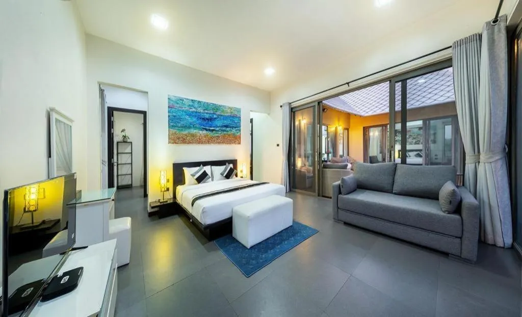 Bed in Lucerne Villa Resort