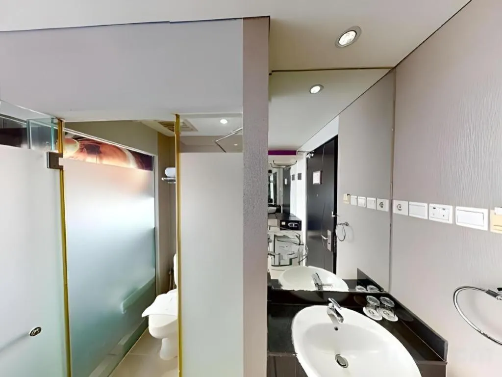 G Suites Hotel By AMITHYA