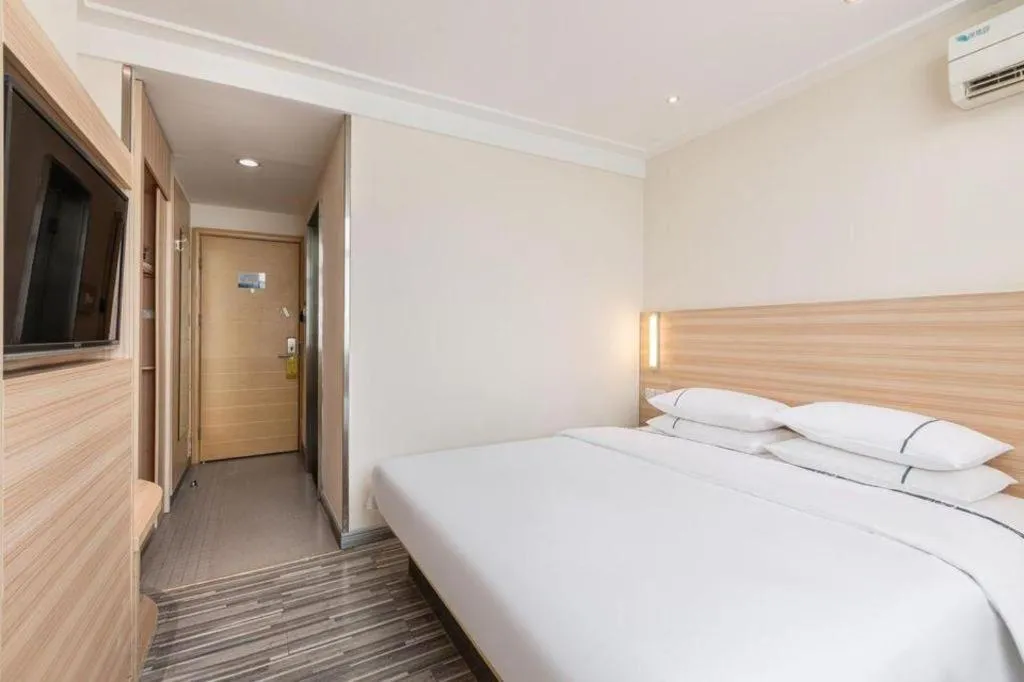 Bed in City Comfort Inn Xiangyang Railway Station