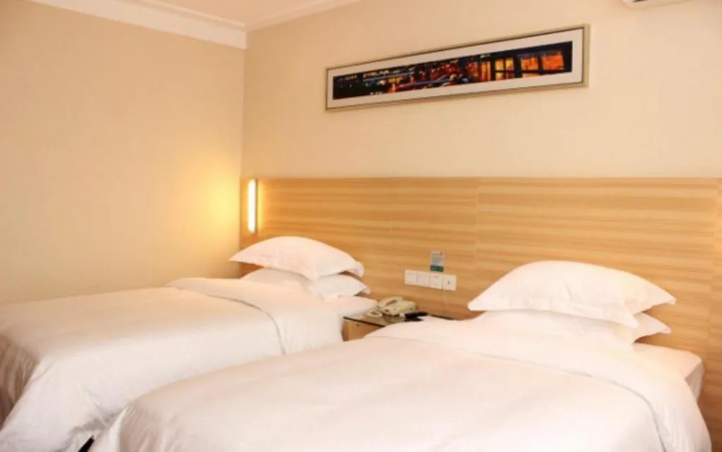 Bed in City Comfort Inn Xiangyang Railway Station