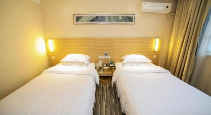 Bed in City Comfort Inn Xiangyang Railway Station