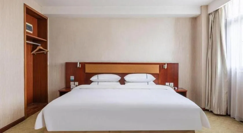 Bed in City Comfort Inn Xiangyang Railway Station