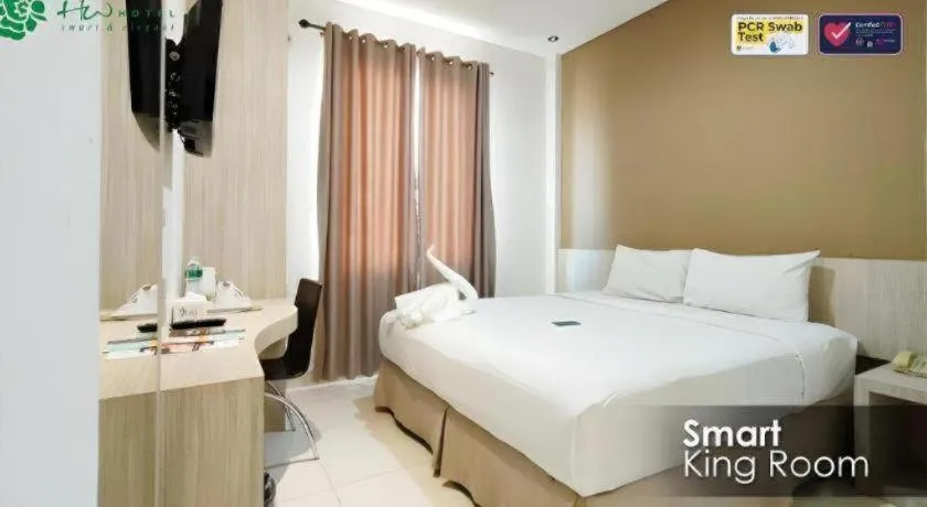 Bed in HW Hotel Padang