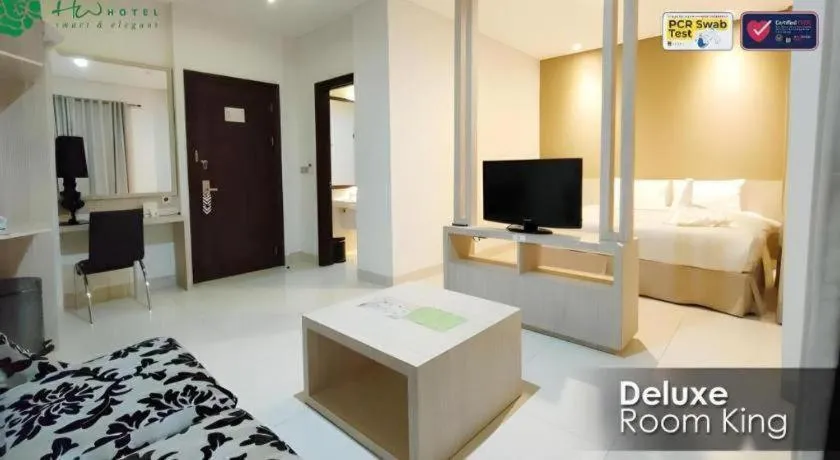 Bed in HW Hotel Padang