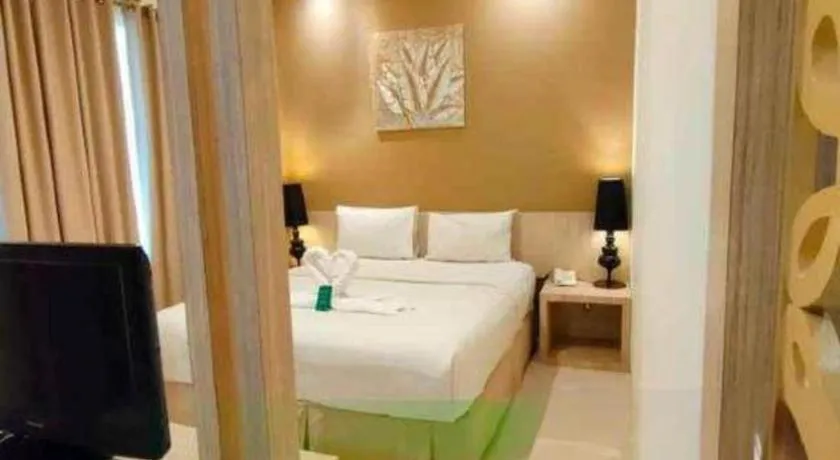 Bed in HW Hotel Padang