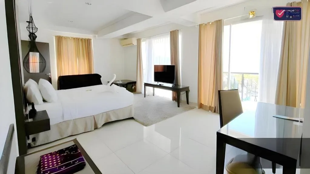 Bed in HW Hotel Padang