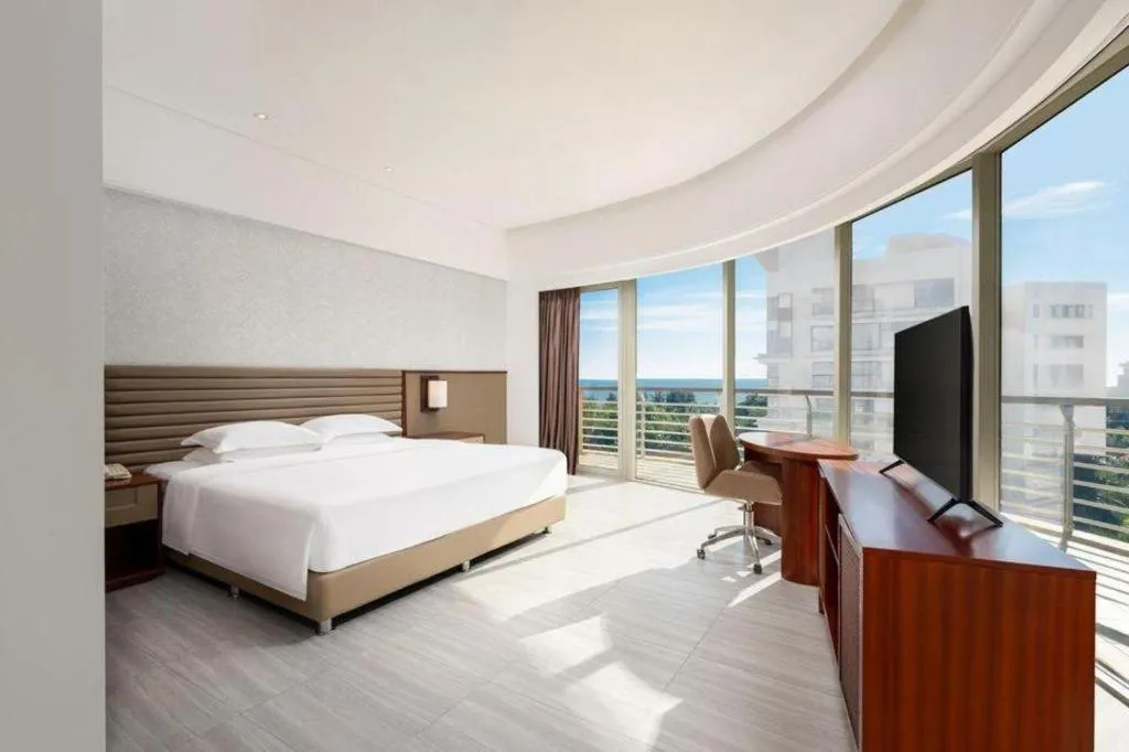 Bed in Grand Soluxe Hotel and Resort Sanya