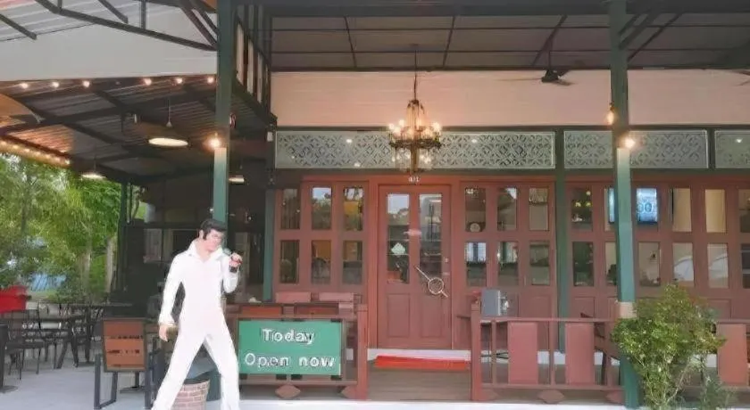 Sunday J Resort & Restaurant