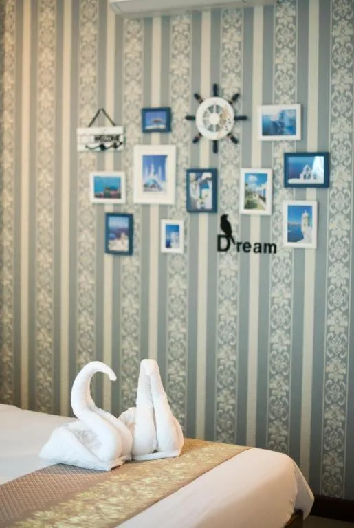 Bed in Sunday J Resort & Restaurant