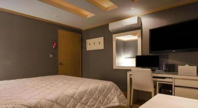 Bed in Sinyoung Motel