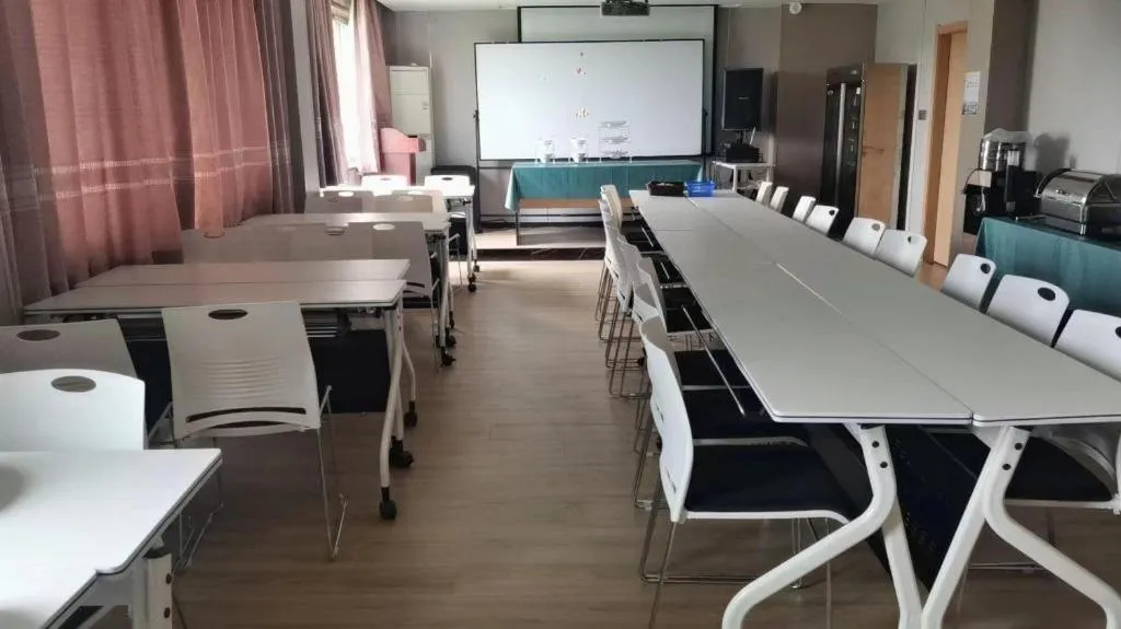 Yiwu Bairui Grand Hotel