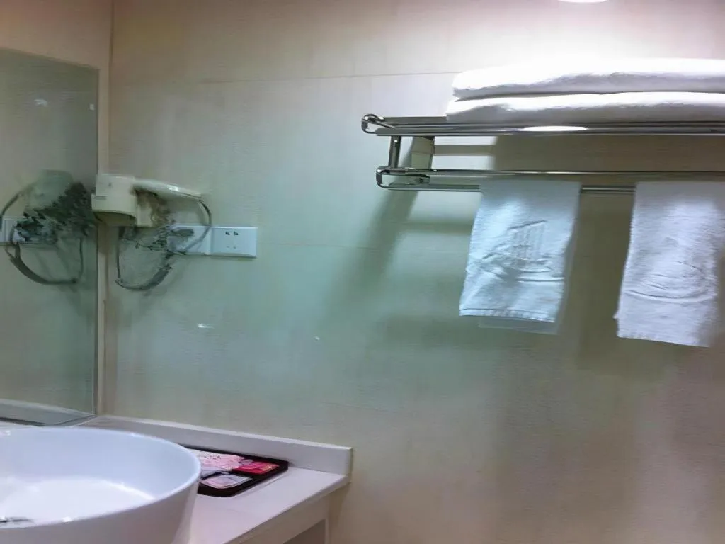 Yiwu Bairui Grand Hotel