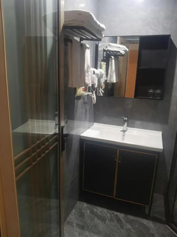 Yiwu Bairui Grand Hotel