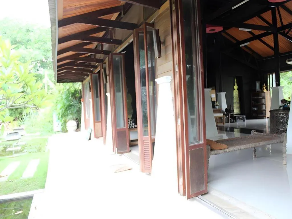 Chivaree Hotel and Resort