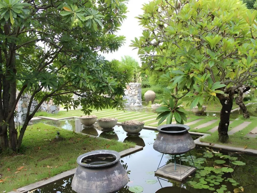 Chivaree Hotel and Resort