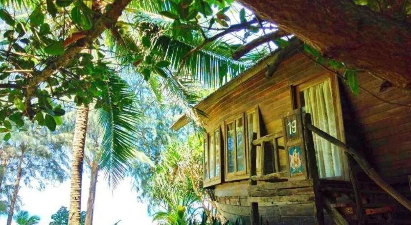 Chivaree Hotel and Resort