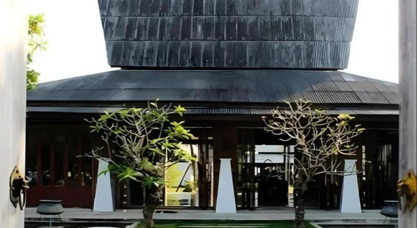 Chivaree Hotel and Resort