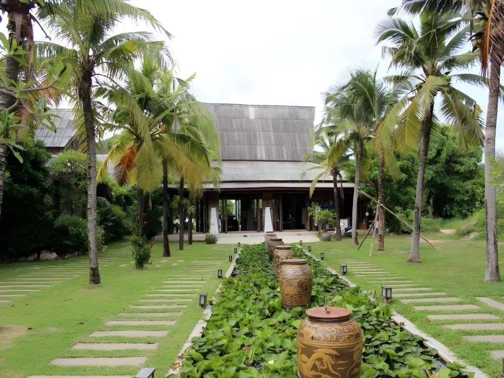 Chivaree Hotel and Resort