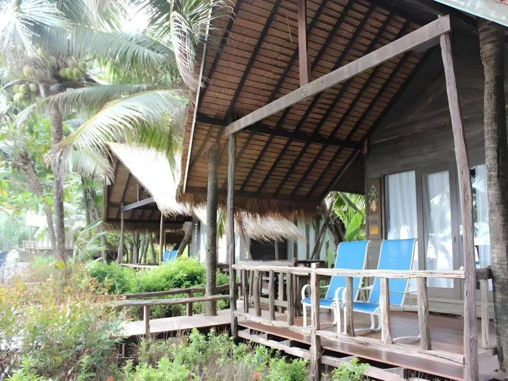 Chivaree Hotel and Resort