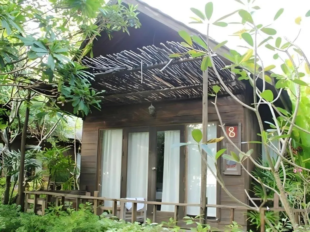 Chivaree Hotel and Resort