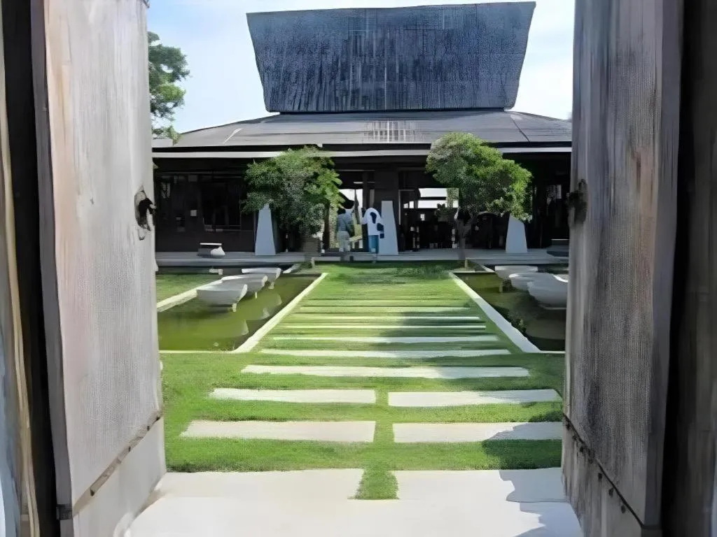 Chivaree Hotel and Resort