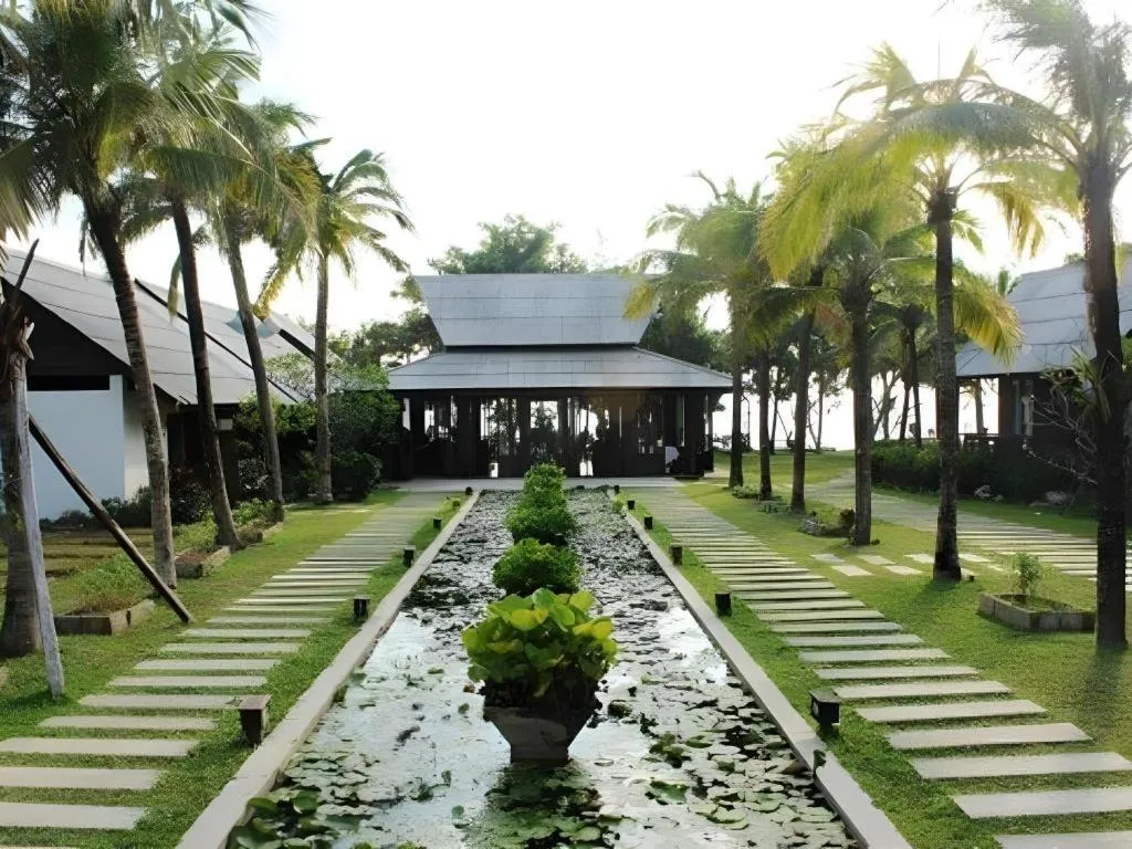 Chivaree Hotel and Resort