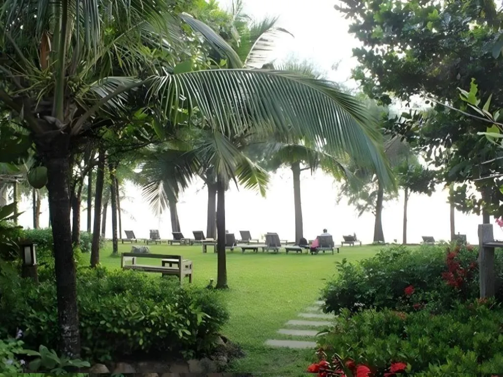 Chivaree Hotel and Resort