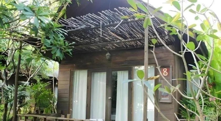 Chivaree Hotel and Resort