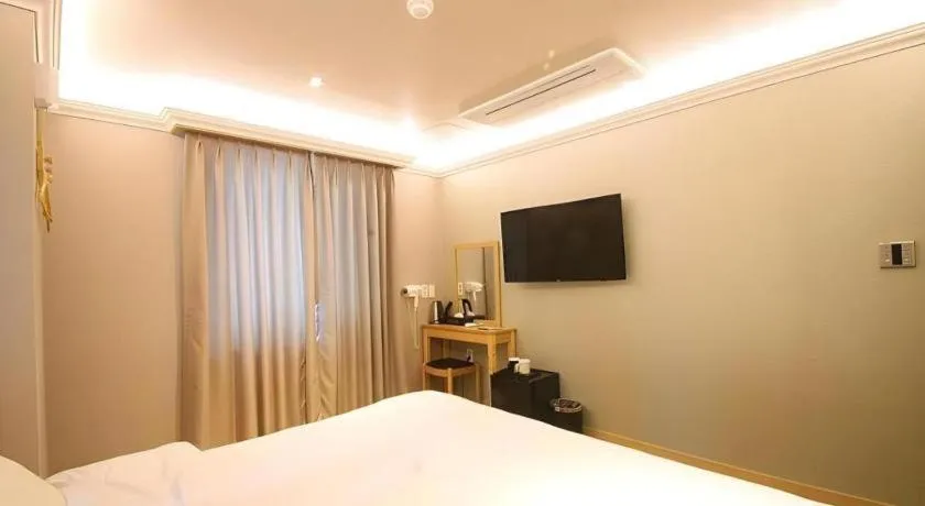 Bed in Jeju Sejong Hotel