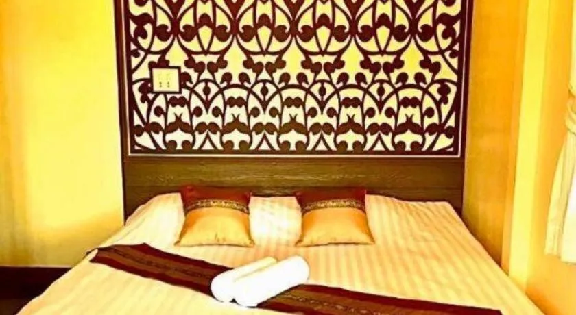 Bed in Baan Saranrom