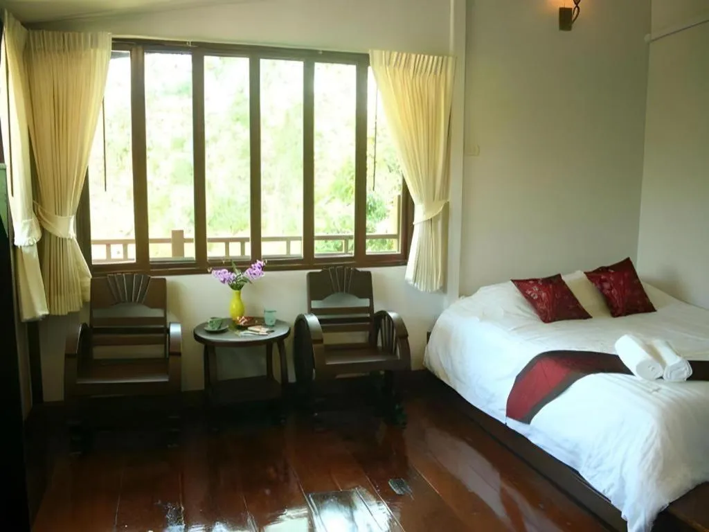 Bed in Baan Saranrom