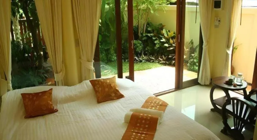 Bed in Baan Saranrom