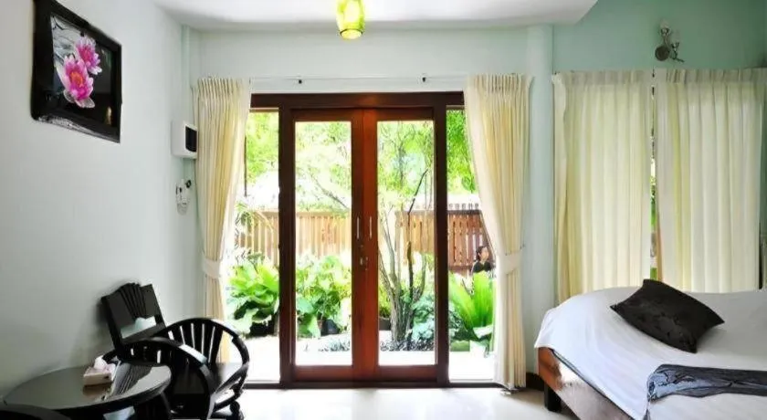 Bed in Baan Saranrom