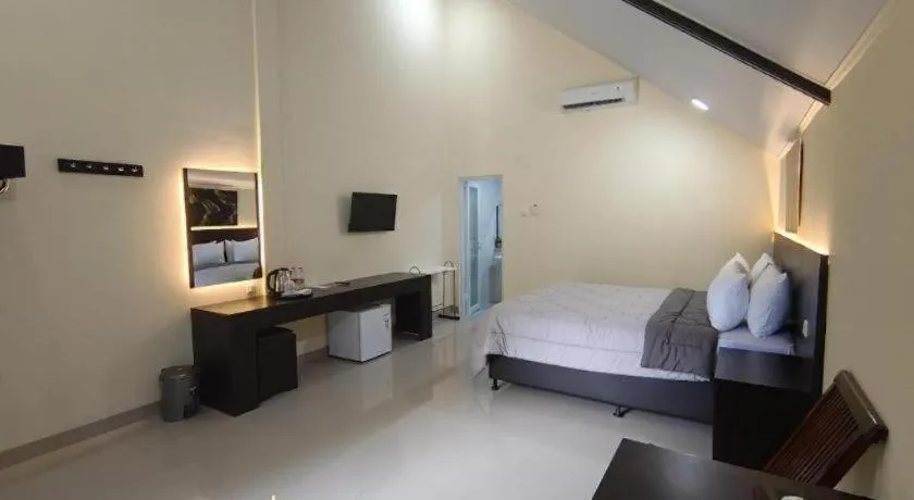 Bed in Augusta Hotel & Glamping Sukabumi