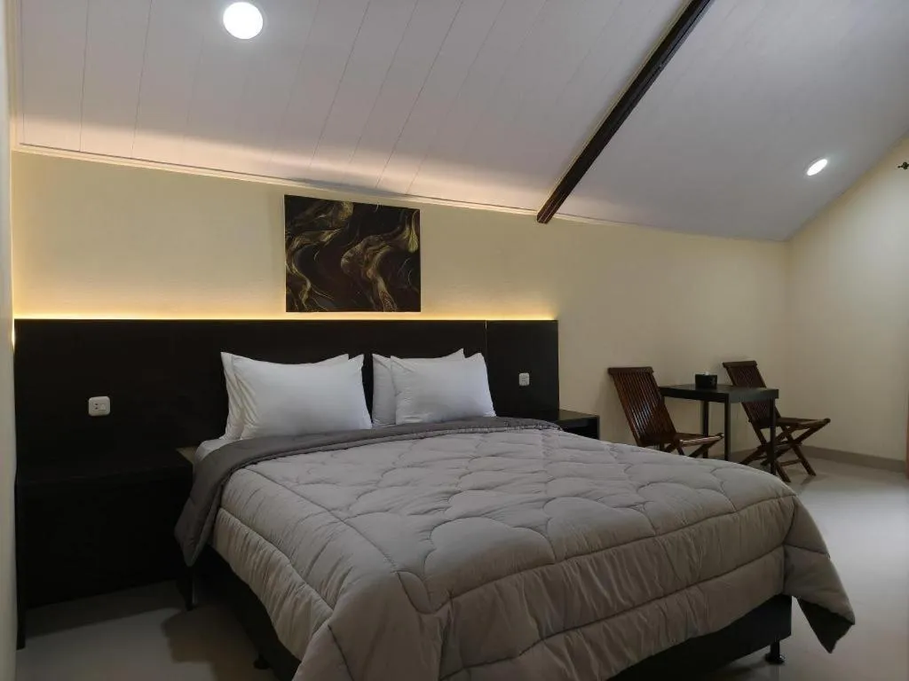 Bed in Augusta Hotel & Glamping Sukabumi