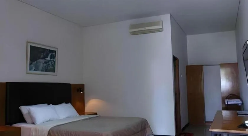 Bed in Augusta Hotel & Glamping Sukabumi