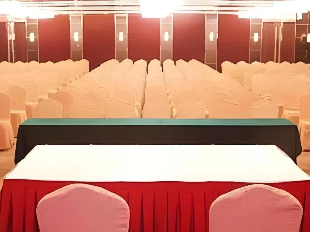 New Century Pujiang Hotel