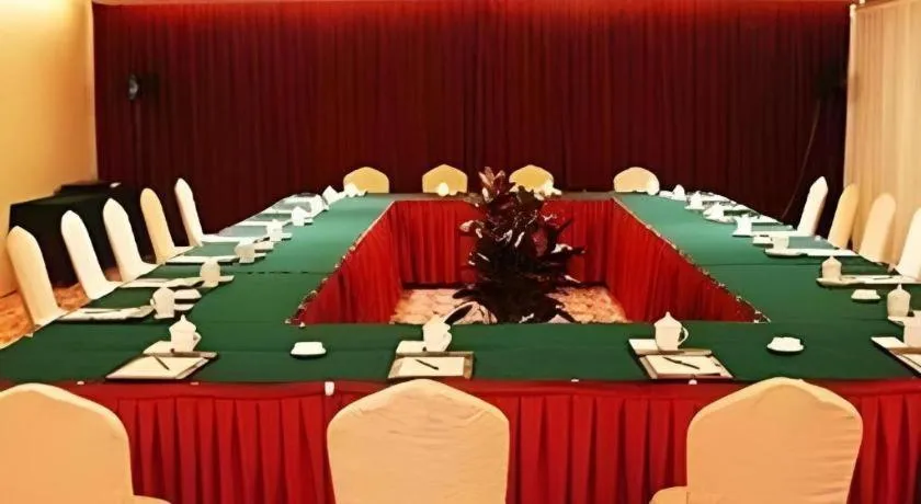 New Century Pujiang Hotel