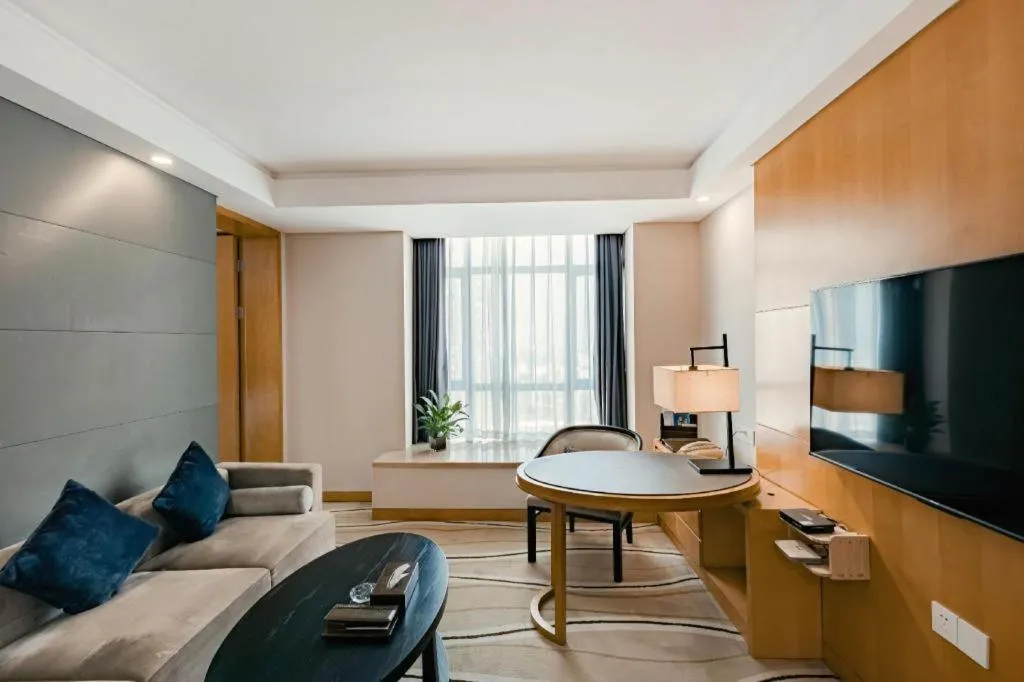 New Century Pujiang Hotel