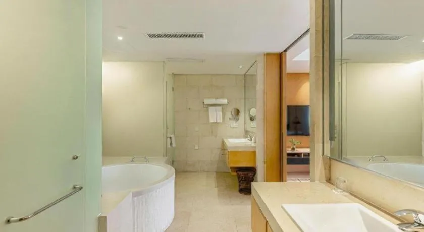 New Century Pujiang Hotel