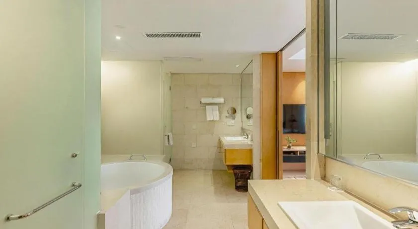 New Century Pujiang Hotel