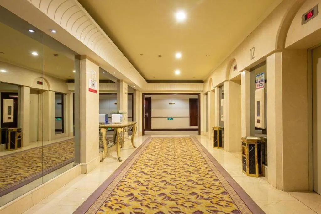 New Century Pujiang Hotel